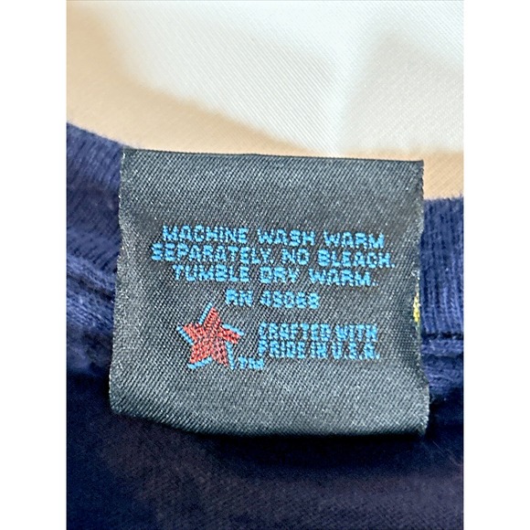 Vintage Wolf Shirt Men's Large Nature Print Wolves Wolf Pack Elko, NV 90's - Picture 7 of 8